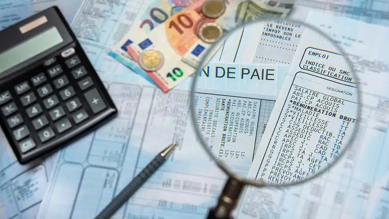 Comment s’effectue le calcul du salaire brut en net